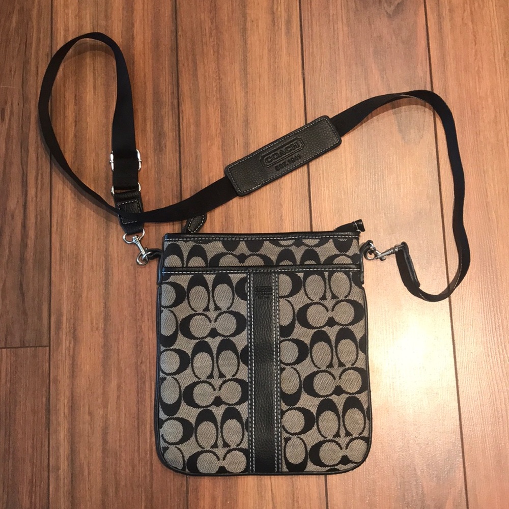 Coach Crossbody Black Leather accent